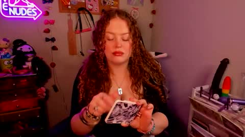 Snapshot of strwbby chatting on February 8, 2026, 6:28 am Strwbby online show from February 8, 2026, 6:28 am