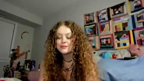 Snapshot of strwbby chatting on July 21, 2026, 5:10 am Strwbby online show from July 21, 2026, 5:10 am