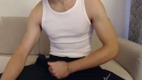 Stud From Paris online show from October 23, 2025, 10:36 am