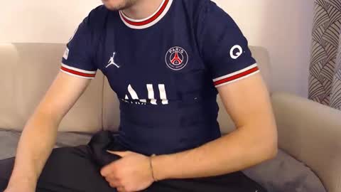 Snapshot of studfromparis chatting on April 23, 2026, 3:03 pm Stud From Paris online show from April 23, 2026, 3:03 pm