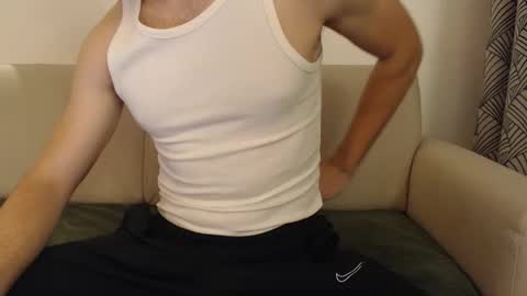 Snapshot of studfromparis chatting on May 2, 2026, 7:52 pm Stud From Paris online show from May 2, 2026, 7:52 pm
