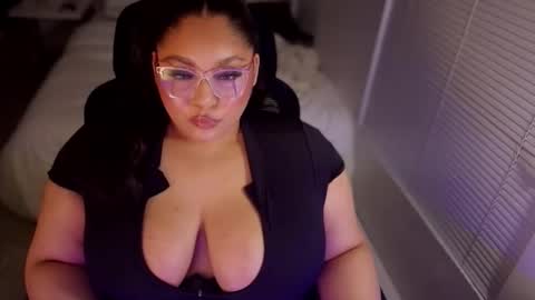 stunnahaus online show from April 8, 2026, 2:33 am