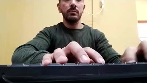 Snapshot of suaber_ chatting on October 27, 2025, 2:21 pm suaber_ online show from October 27, 2025, 2:21 pm