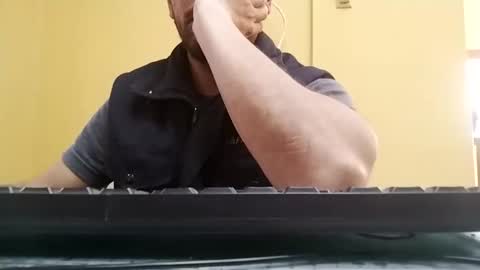 Snapshot of suaber_ chatting on October 31, 2025, 6:42 pm suaber_ online show from October 31, 2025, 6:42 pm