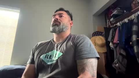 Snapshot of suavecito67 chatting on February 1, 2026, 4:05 pm suavecito67 online show from February 1, 2026, 4:05 pm