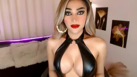Snapshot of sublime_diva chatting on December 19, 2025, 1:34 am ISABEL online show from December 19, 2025, 1:34 am