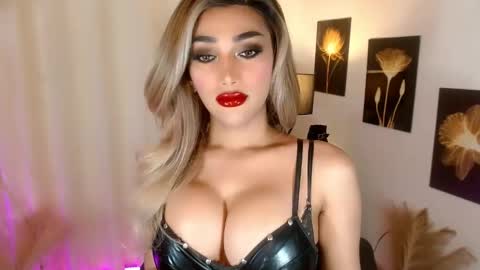 Snapshot of sublime_diva chatting on February 3, 2026, 2:53 am ISABEL online show from February 3, 2026, 2:53 am