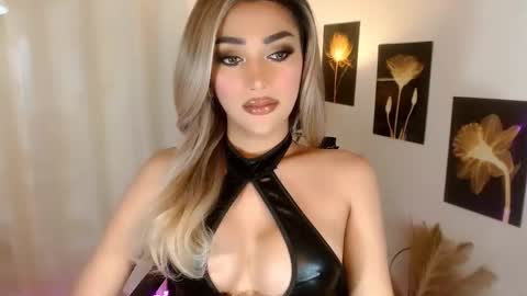 Snapshot of sublime_diva chatting on February 4, 2026, 3:12 am ISABEL online show from February 4, 2026, 3:12 am