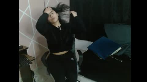 Snapshot of submissiveemily chatting on October 7, 2025, 5:37 am submissiveemily online show from October 7, 2025, 5:37 am