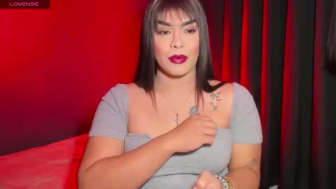 JADE ELYSE online show from November 9, 2025, 8:07 pm