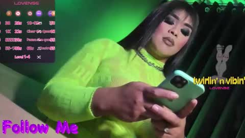 JADE ELYSE online show from November 28, 2025, 4:42 pm