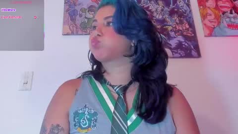 Snapshot of sucubo_69_ chatting on February 9, 2025, 3:01 pm Rouss online show from February 9, 2025, 3:01 pm