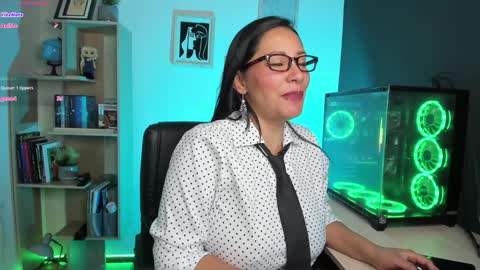 Snapshot of sue_wolls chatting on January 12, 2025, 6:05 pm Andrea online show from January 12, 2025, 6:05 pm