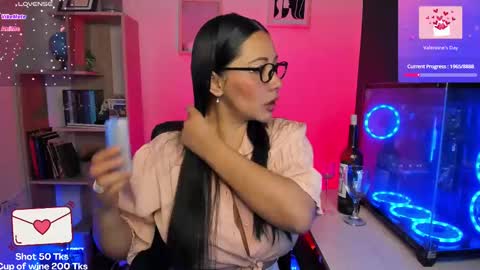 Snapshot of sue_wolls chatting on February 16, 2025, 5:37 pm Andrea online show from February 16, 2025, 5:37 pm