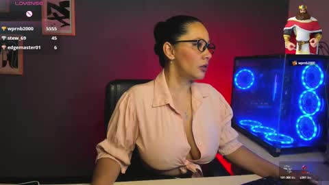 Snapshot of sue_wolls chatting on March 2, 2025, 11:31 pm Andrea online show from March 2, 2025, 11:31 pm