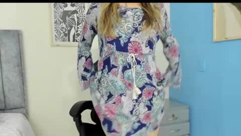 sugar_milff online show from April 9, 2026, 12:32 pm