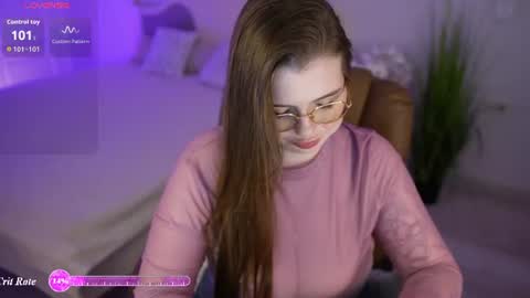 Mia online show from July 3, 2026, 8:37 pm