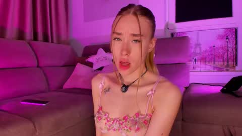 sugarskye online show from December 20, 2025, 6:37 pm