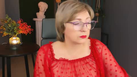 Vivien online show from December 19, 2024, 1:07 pm