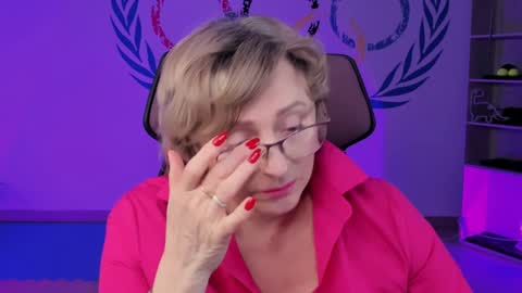 Vivien online show from February 8, 2025, 3:10 pm