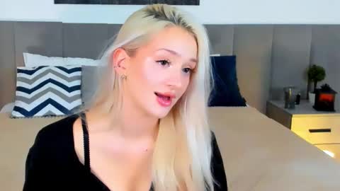 sugarwhisper online show from October 8, 2025, 7:33 pm