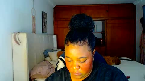 Cami   Back in 2 hours online show from December 5, 2025, 7:06 am