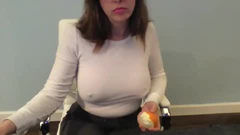 Mia online show from December 11, 2024, 2:30 am