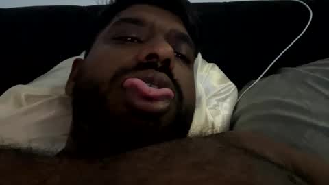 Let me be your knight that saves you online show from October 5, 2025, 6:39 pm