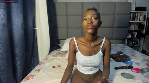 Snapshot of suhaila_suu chatting on March 3, 2026, 2:18 am suhaila_suu online show from March 3, 2026, 2:18 am