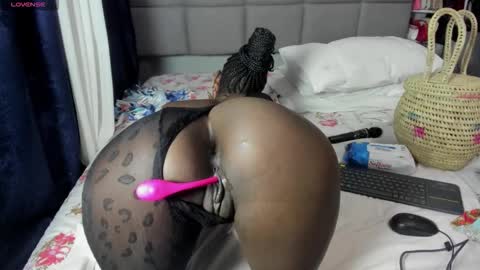 suhaila_suu online show from March 5, 2026, 1:12 am