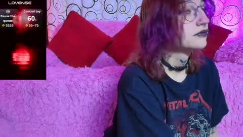 Snapshot of sukifuyu__ chatting on November 14, 2025, 6:17 pm online show from November 14, 2025, 6:17 pm