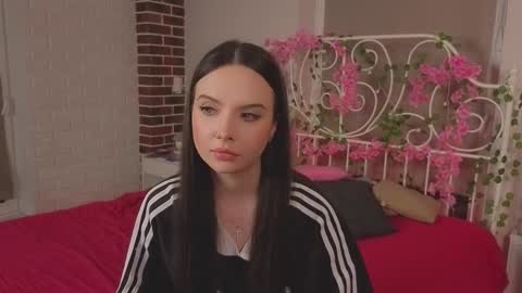 Lina 3 online show from March 18, 2026, 6:33 pm