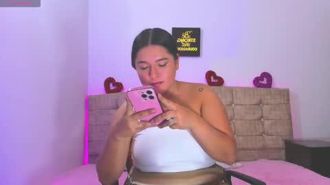 summer_girls01 online show from October 5, 2025, 12:09 am