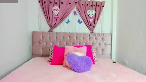 Snapshot of summer_girls01 chatting on July 10, 2026, 1:21 am summer_girls01 online show from July 10, 2026, 1:21 am