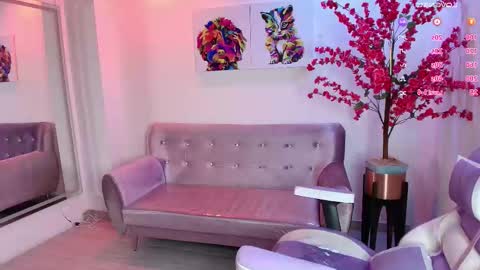 Snapshot of summer_miller chatting on October 22, 2025, 11:10 am summer_miller online show from October 22, 2025, 11:10 am