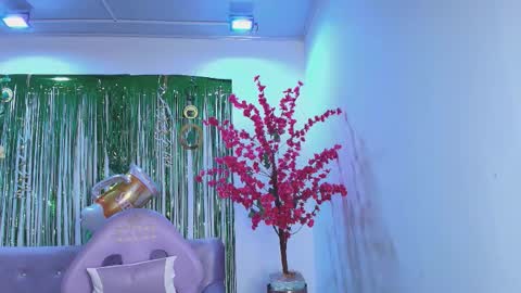 summer_miller online show from March 19, 2026, 11:36 am