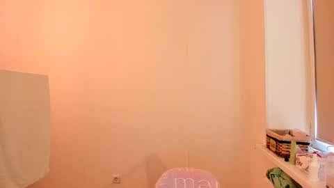 Snapshot of summer_preston chatting on February 21, 2025, 1:00 pm Summer Preston online show from February 21, 2025, 1:00 pm