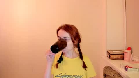 Snapshot of summer_preston chatting on September 20, 2025, 12:00 am Summer Preston online show from September 20, 2025, 12:00 am