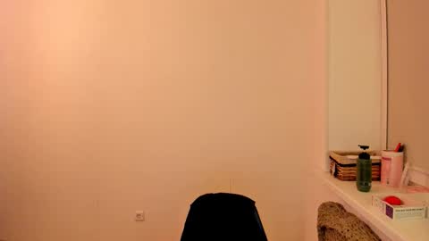 Snapshot of summer_preston chatting on October 5, 2025, 1:04 am Summer Preston online show from October 5, 2025, 1:04 am