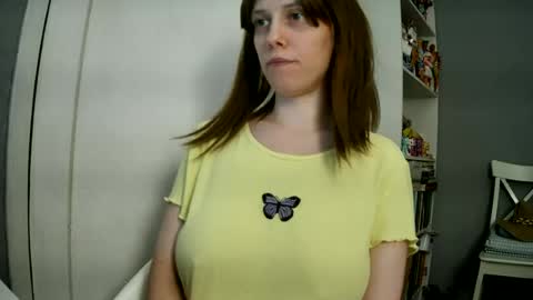 Snapshot of summerbluesky chatting on July 1, 2026, 4:29 pm summerbluesky online show from July 1, 2026, 4:29 pm