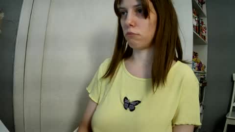 Snapshot of summerbluesky chatting on July 15, 2026, 4:01 pm summerbluesky online show from July 15, 2026, 4:01 pm