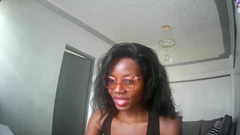 Snapshot of summerbuddy chatting on November 13, 2025, 12:15 pm summerbuddy online show from November 13, 2025, 12:15 pm