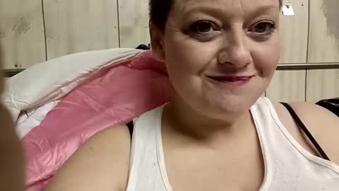 Snapshot of summerdivine69 chatting on February 9, 2025, 12:41 pm Summer Divine online show from February 9, 2025, 12:41 pm