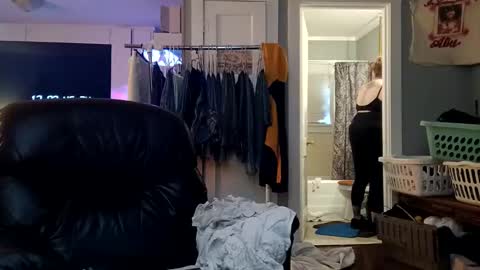 Snapshot of summerdivine69 chatting on September 12, 2025, 5:02 pm Summer Divine online show from September 12, 2025, 5:02 pm