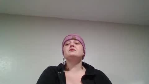 Snapshot of summerdivine69 chatting on November 18, 2025, 8:19 am Summer Divine online show from November 18, 2025, 8:19 am