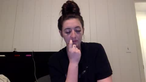 summerlee9 online show from May 18, 2026, 10:37 pm
