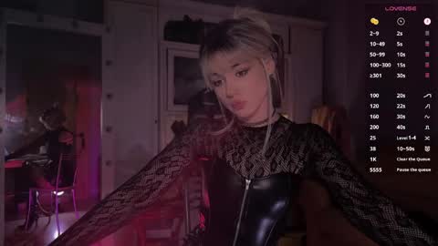 Snapshot of sun_for_you chatting on April 25, 2026, 7:33 pm Miss Nelly online show from April 25, 2026, 7:33 pm