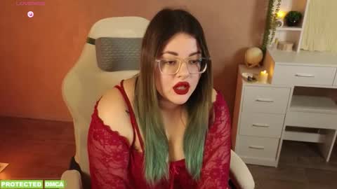 Tina. Im topless model  online show from November 19, 2025, 1:44 pm