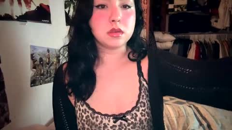 Snapshot of sunflowerxo chatting on March 8, 2025, 7:38 am Sofie online show from March 8, 2025, 7:38 am