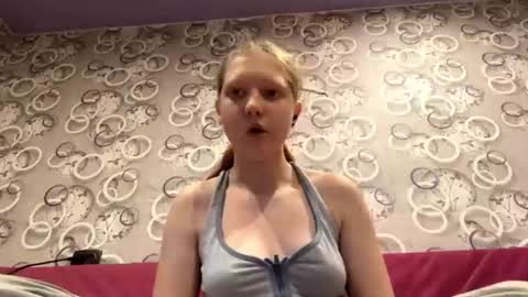 Snapshot of sungpiggott chatting on July 16, 2026, 4:57 pm sungpiggott online show from July 16, 2026, 4:57 pm